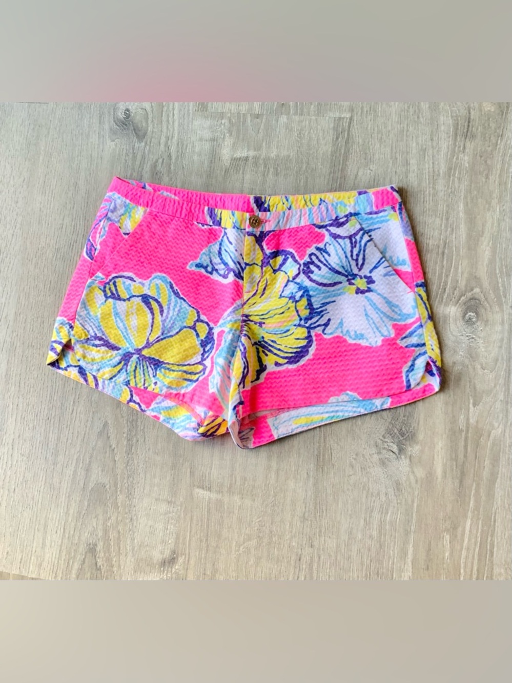 Lilly Pulitzer Y2K Floral Print Shorts Size: 4